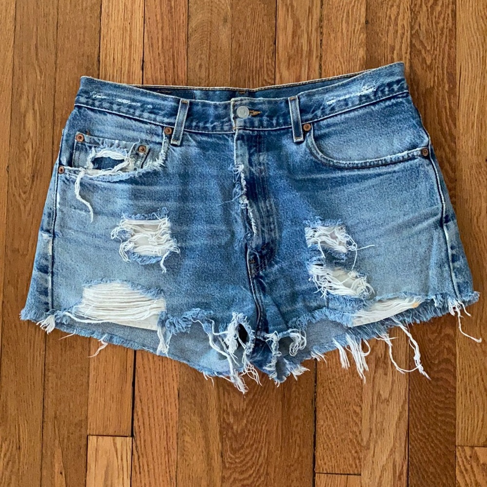 Levi distressed blue Jean shorts